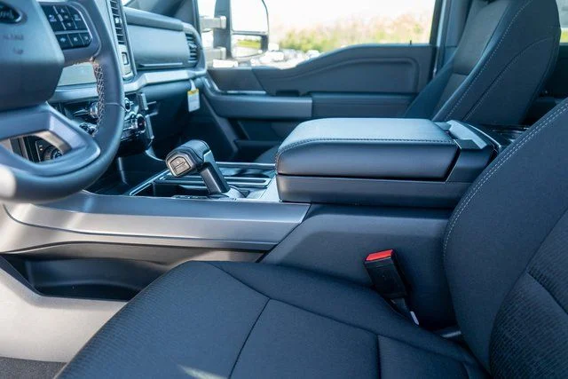 New 2026 Avalanche Ford XLT image 13