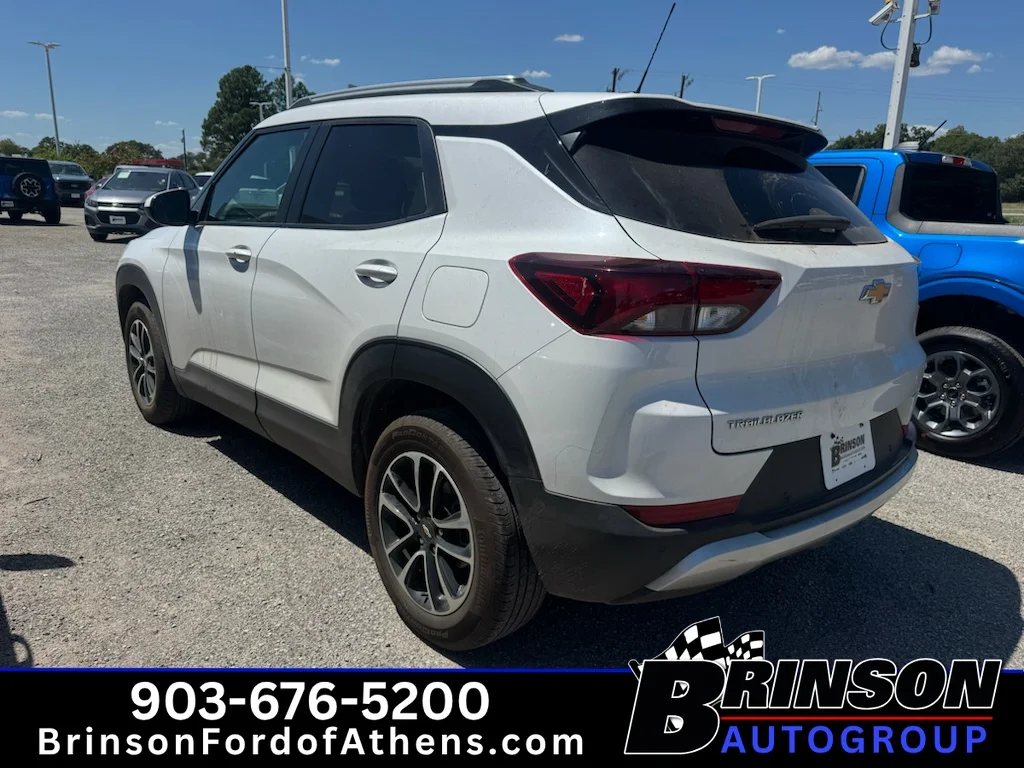 Used 2024 Iridescent Pearl Tricoat Chevrolet LT image 4