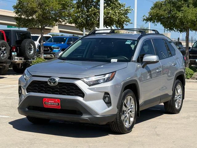 Certified Used 2022 SILVER SKY METALLIC Toyota XLE Premium image 7