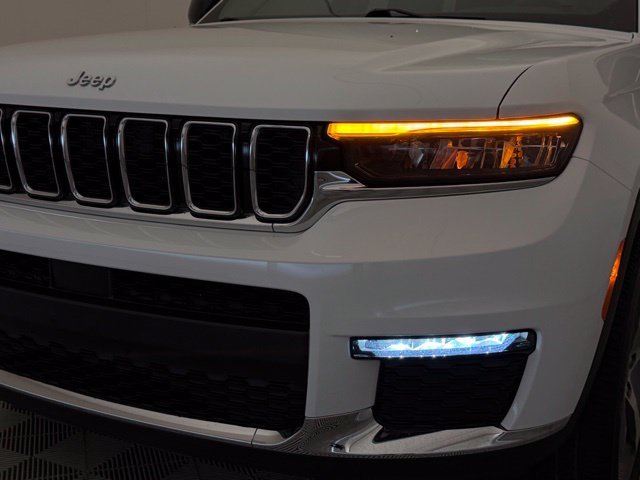 Used 2024 Bright White Clearcoat Jeep Limited image 8
