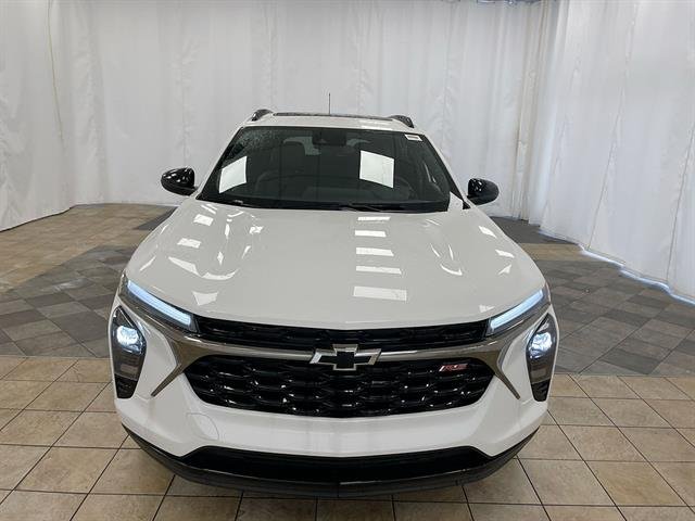 Certified Used 2026 Summit White Chevrolet 2RS image 29