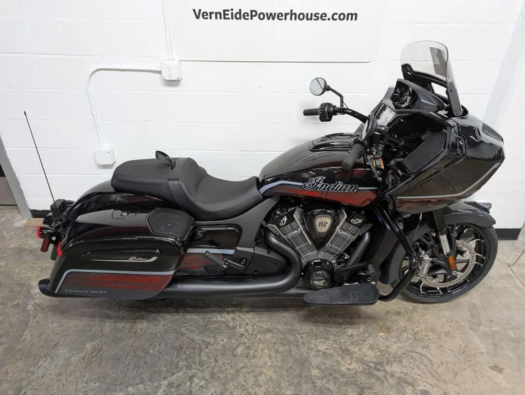 New 2026 Abyss Metallic / Red Alert Indian Motorcycle  image 2