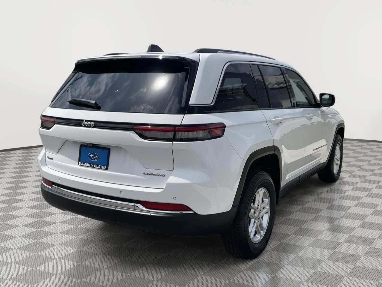 Used 2023 Bright White Clearcoat Jeep Laredo image 18