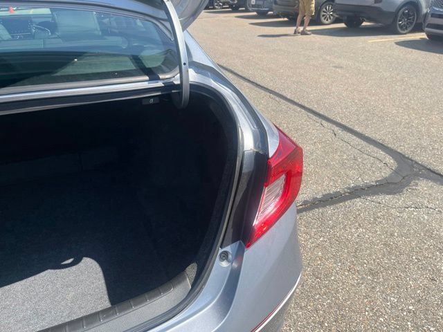 Certified Used 2020 Lunar Silver Metallic Honda LX image 19