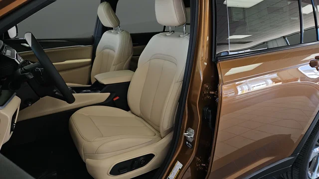 New 2026 Copper Shino Metallic Clearcoat Jeep Limited image 9