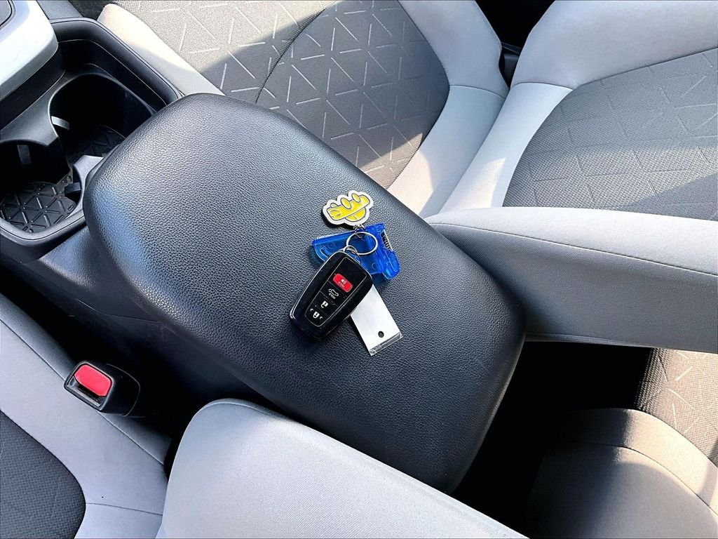 Used 2020 Silver Sky Metallic Toyota XLE image 30