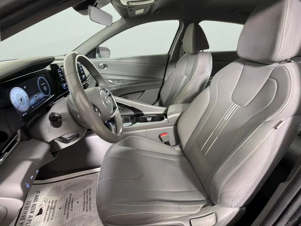 Used 2022 Black Hyundai SEL image 17