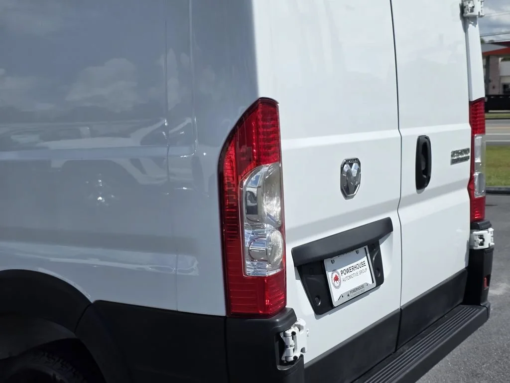 Used 2023 White Ram  image 11