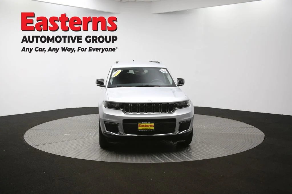 Used 2023 Silver Jeep Limited image 53