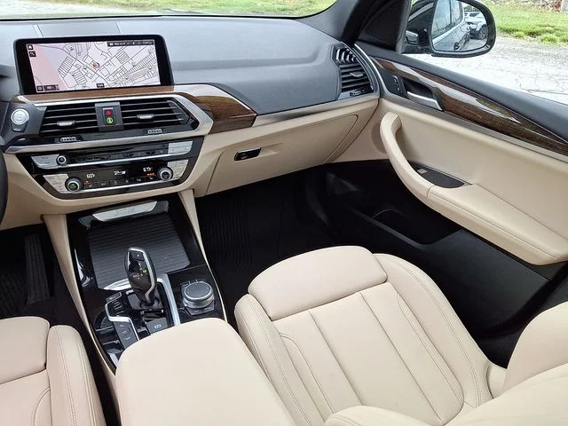 Used 2021 Gray BMW xDrive30i image 16