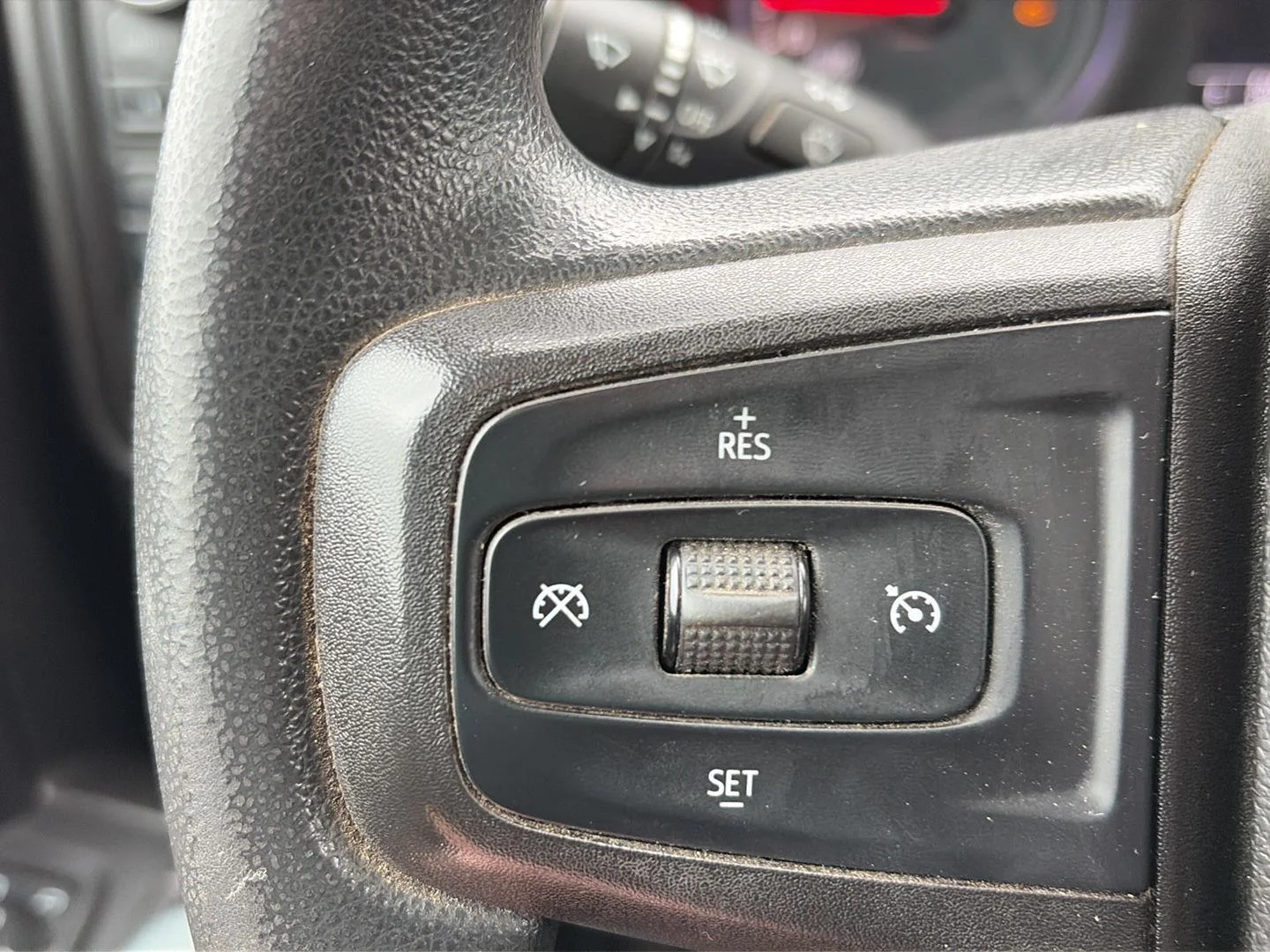 Used 2020 Satin Steel Metallic Chevrolet Custom image 10