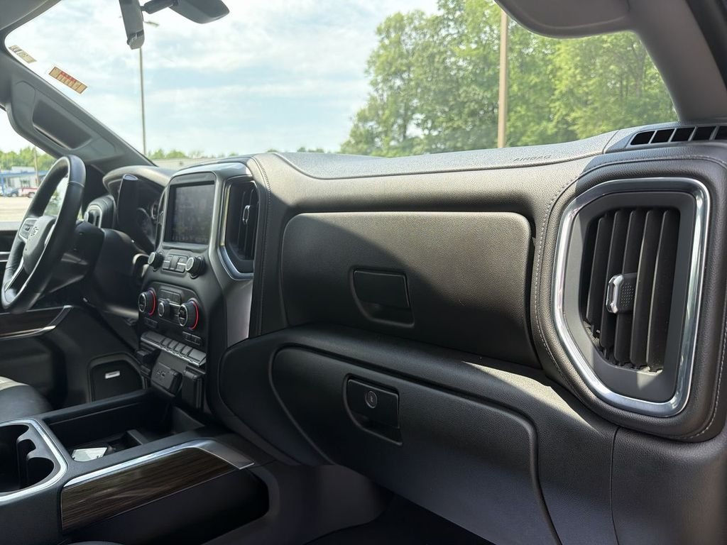 Used 2022 Black Chevrolet RST image 30