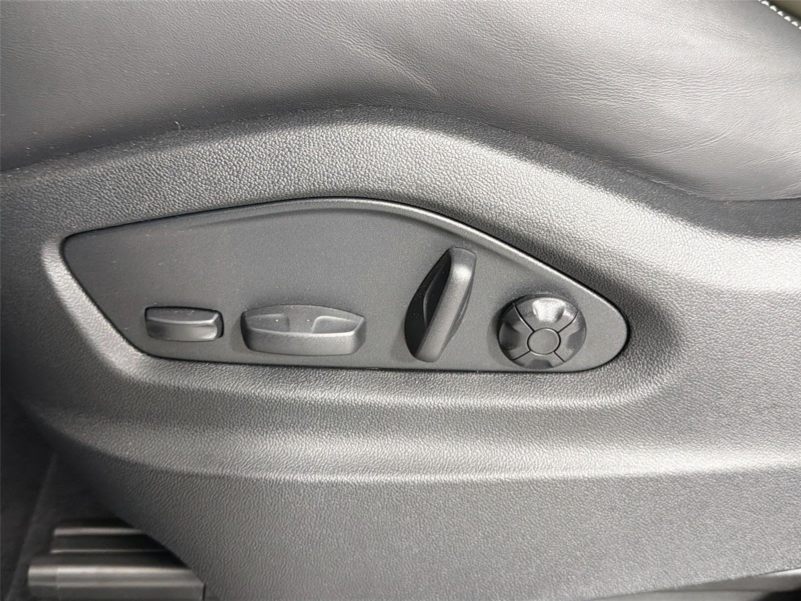 Certified Used 2026 Arctic Grey Porsche  image 31