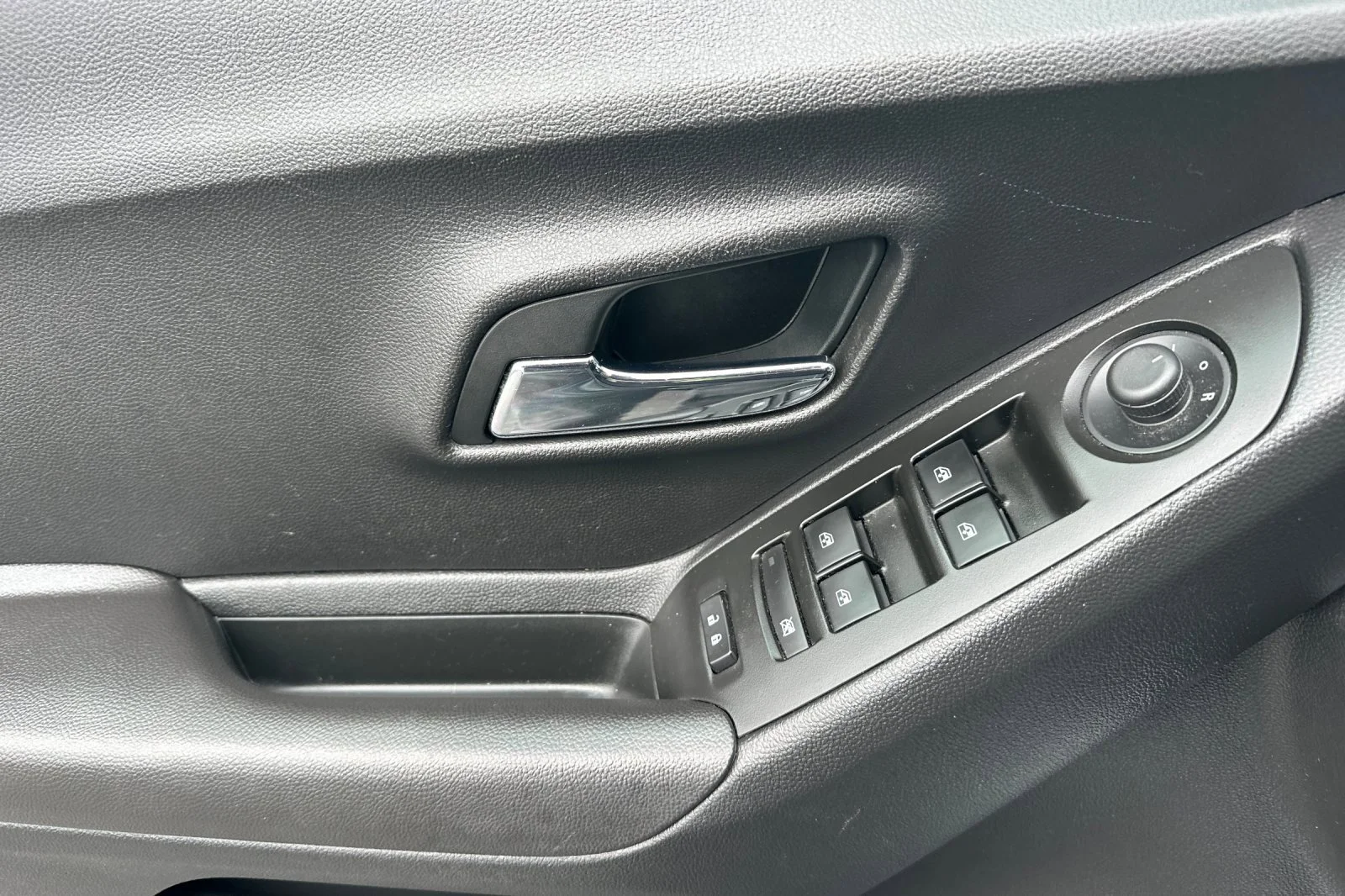 Used 2020 Summit White Chevrolet LT image 11