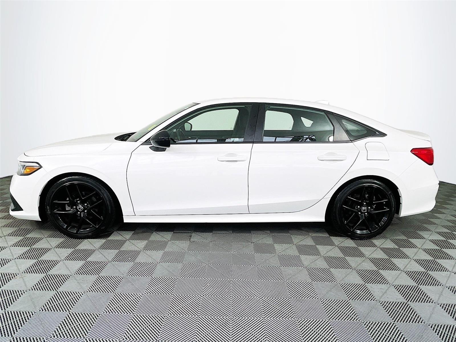 Certified Used 2023 Platinum White Pearl Honda Sport image 4