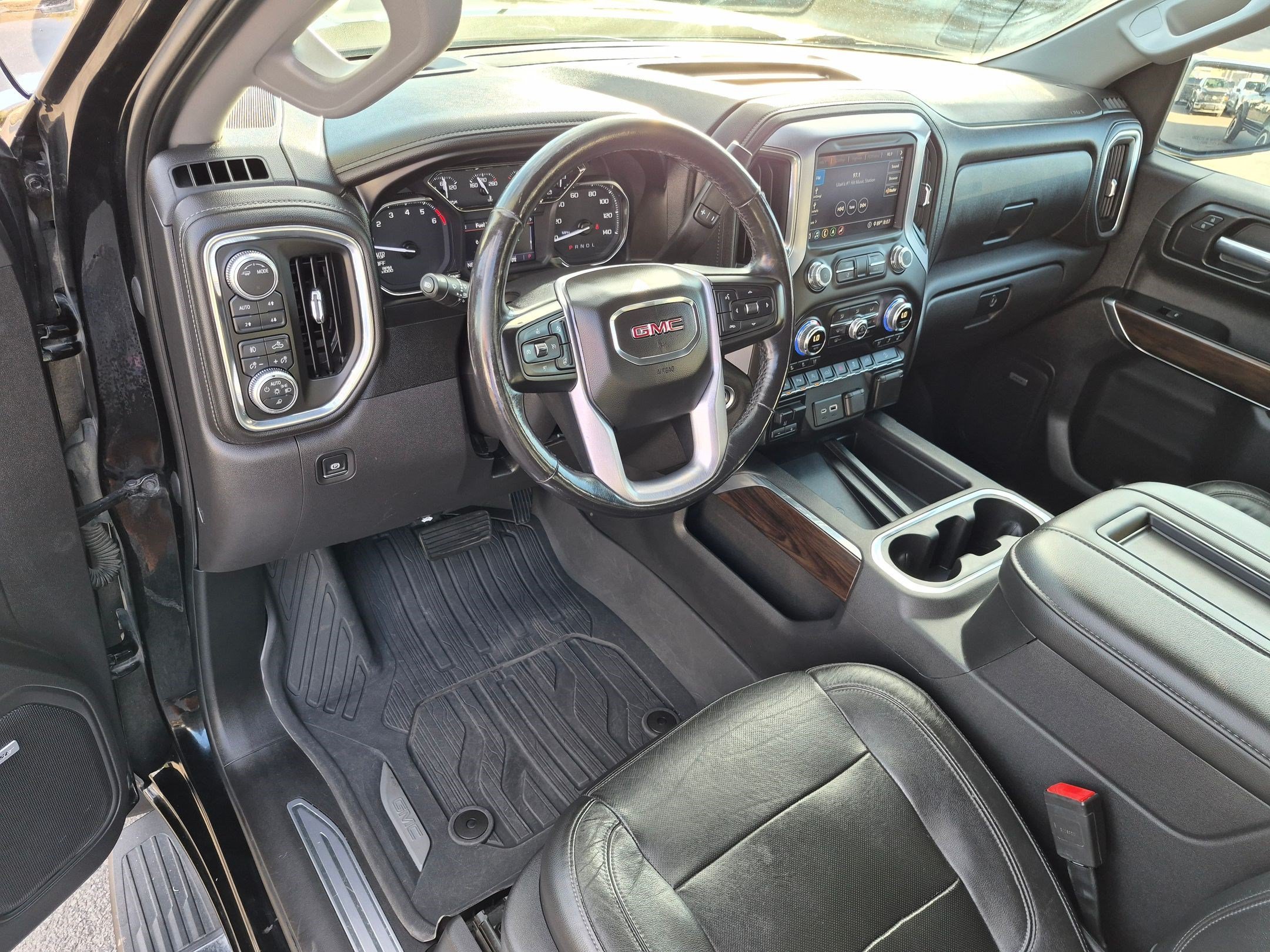 Used 2020 Onyx Black GMC SLT image 14