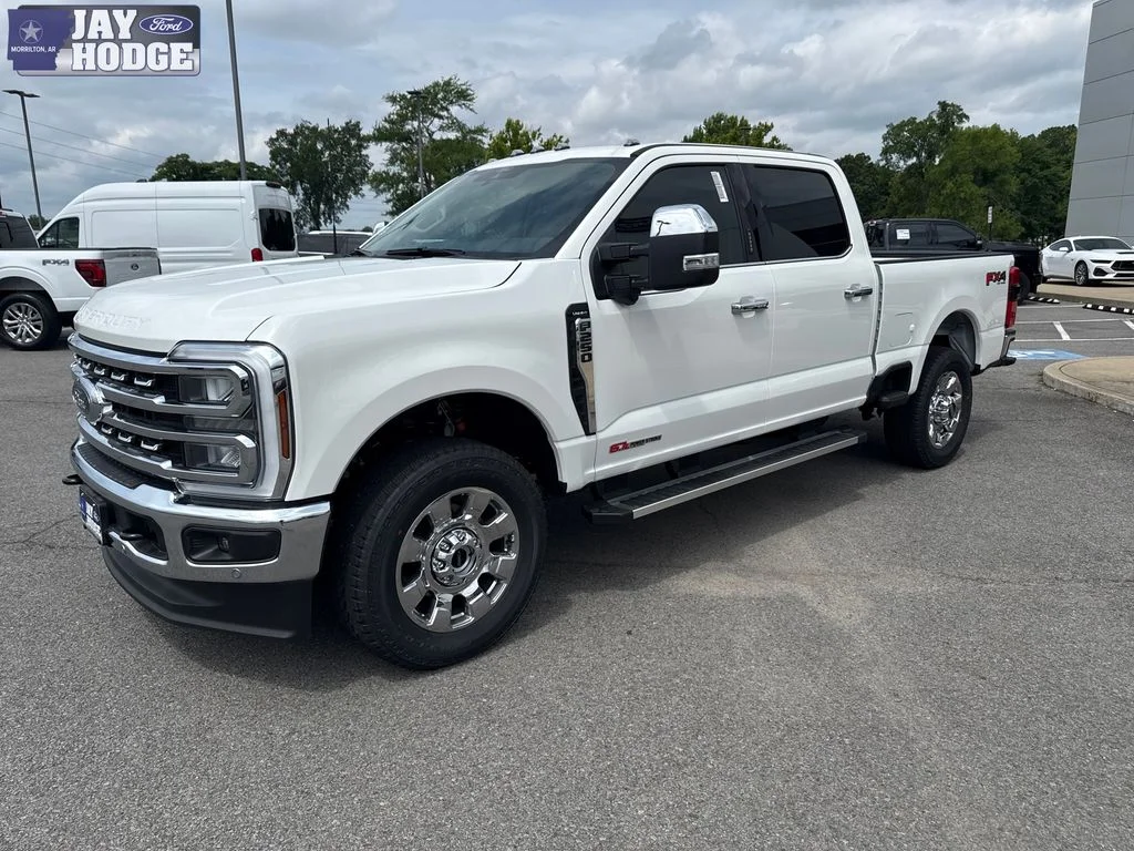 New 2026 Star White Metallic Tri-Coat Ford F-250® Lariat® image 2