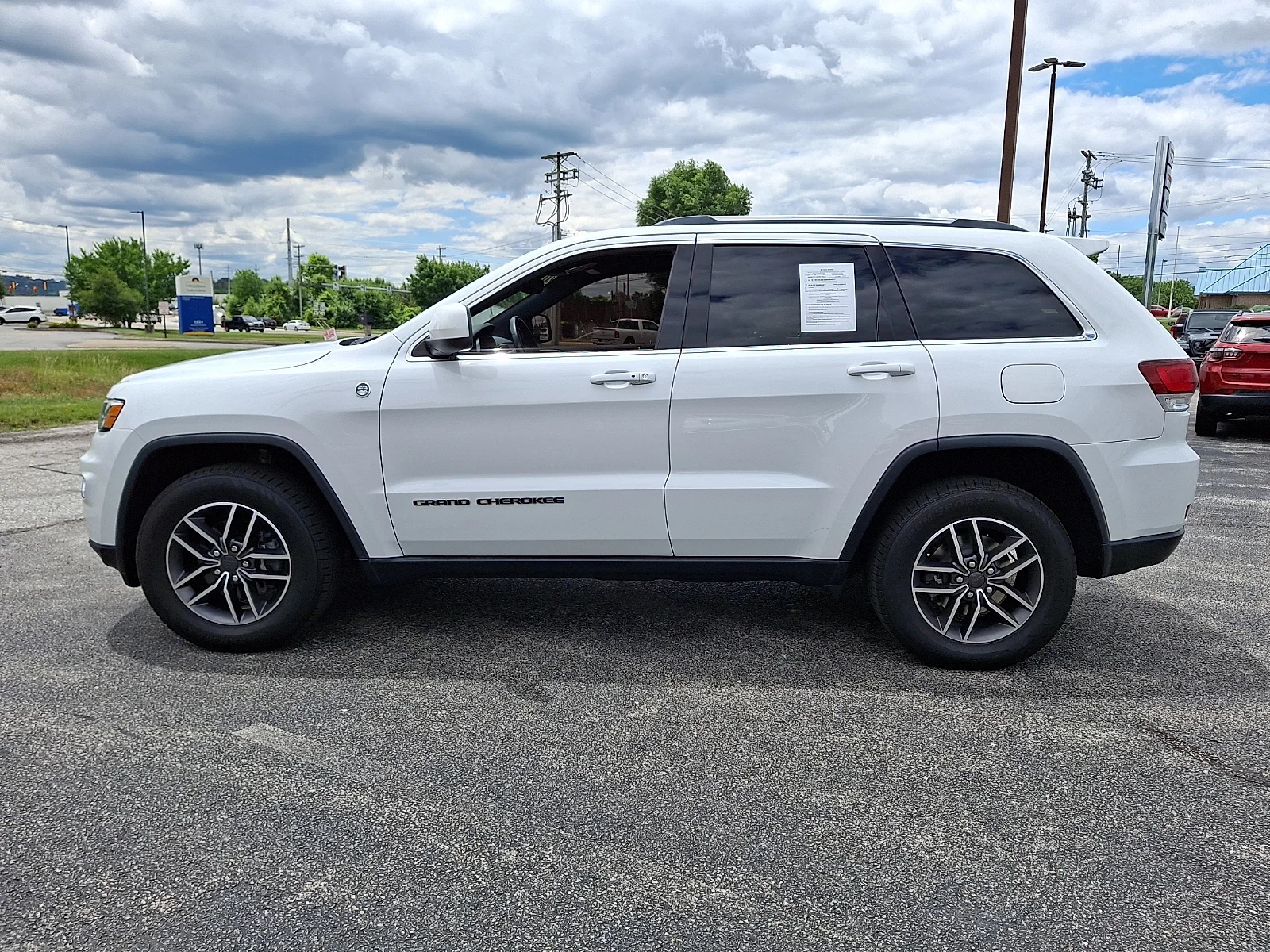 Certified Used 2020 White Jeep Laredo image 7