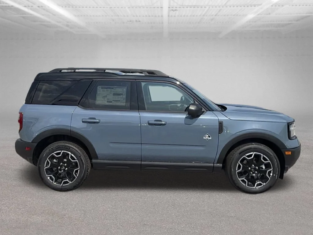 New 2026 Azure Gray Metallic Tri-Coat Ford Outer Banks® image 10