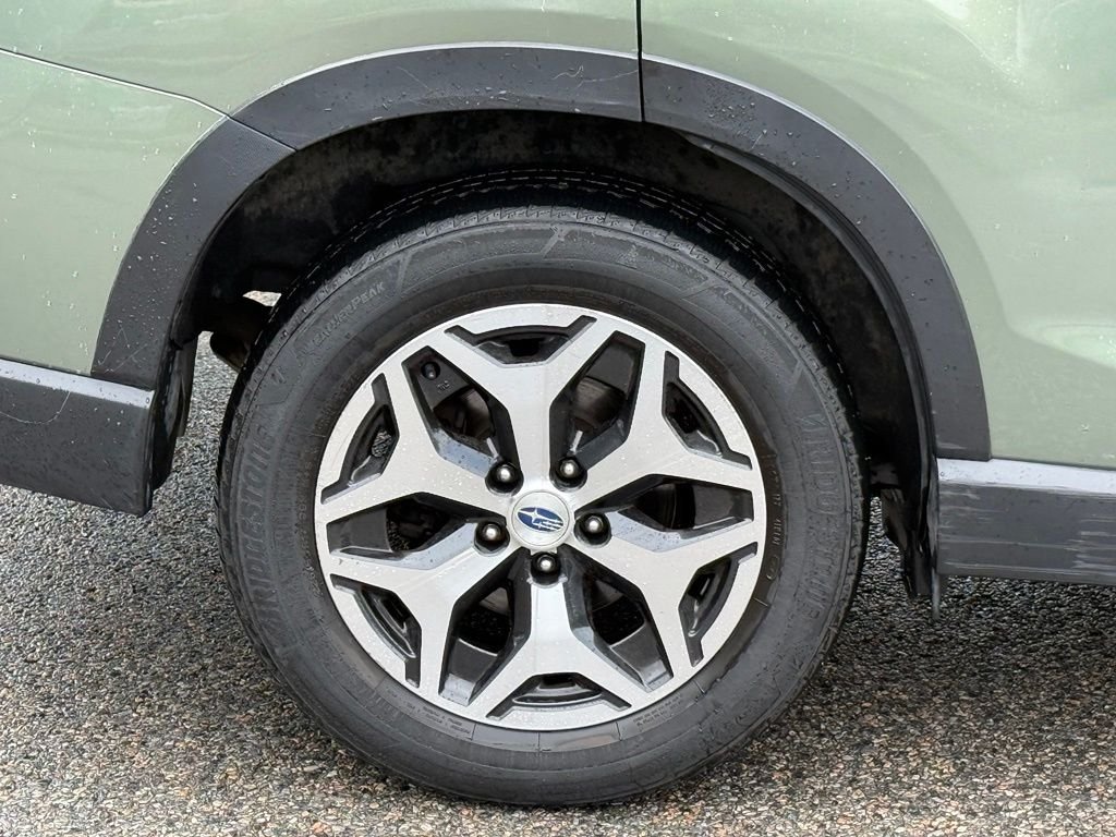 Used 2020 Green Subaru Premium image 13