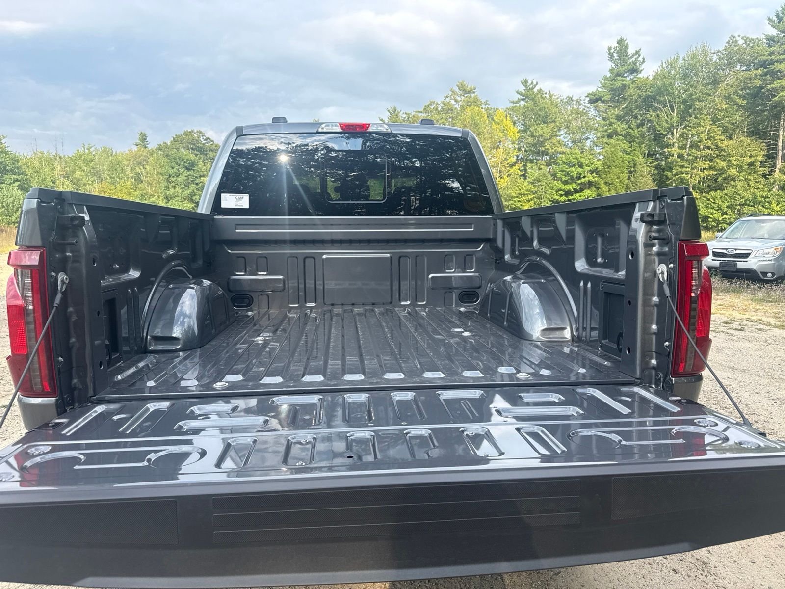 New 2026 Carbonized Gray Metallic Ford XLT image 5