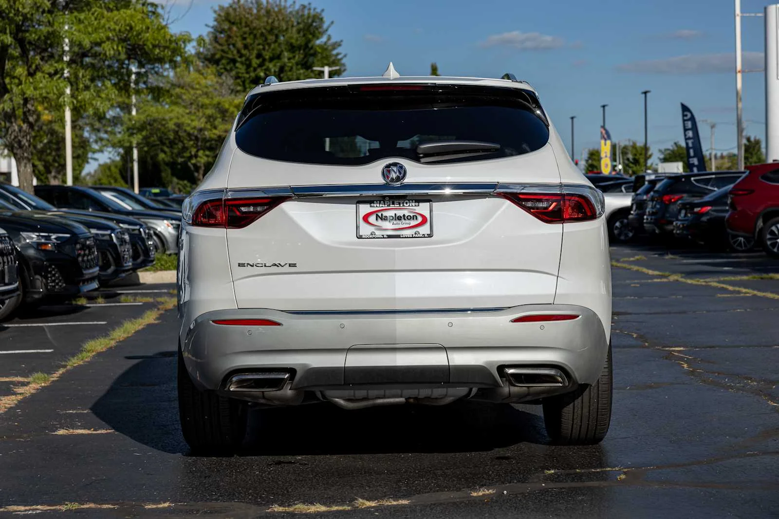 Used 2024 White Frost Tricoat Buick Essence image 7