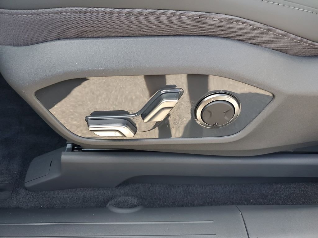 2026 Kia EV9 Light L/R - Photo 29