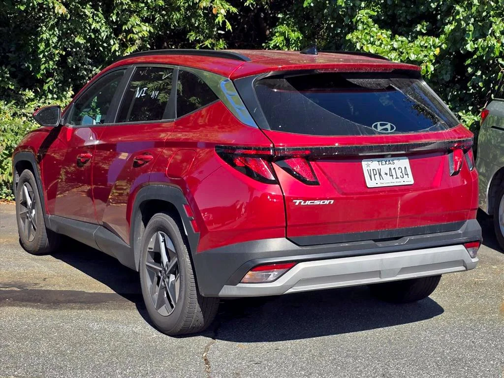 Used 2025 Red Hyundai SEL image 11