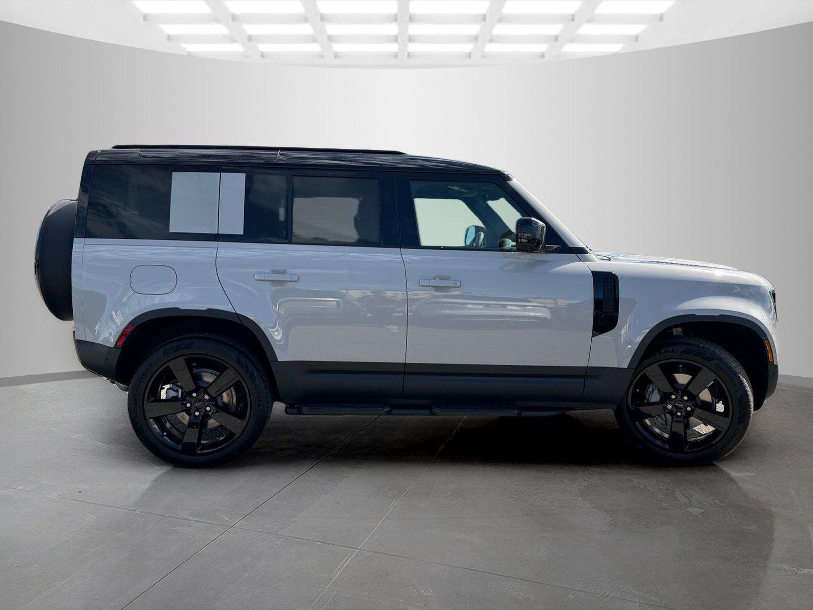 New 2026 Borasco Grey Land Rover S image 4
