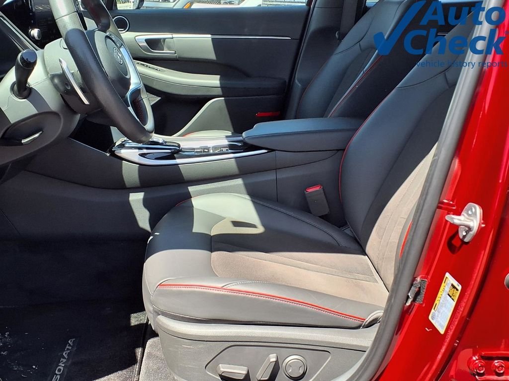 Used 2023 Red Hyundai SEL Plus image 12