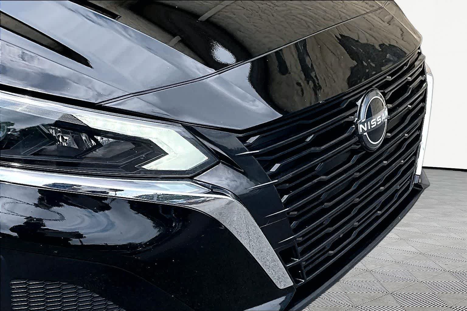 Used 2024 Super Black Nissan 2.5 SV image 30