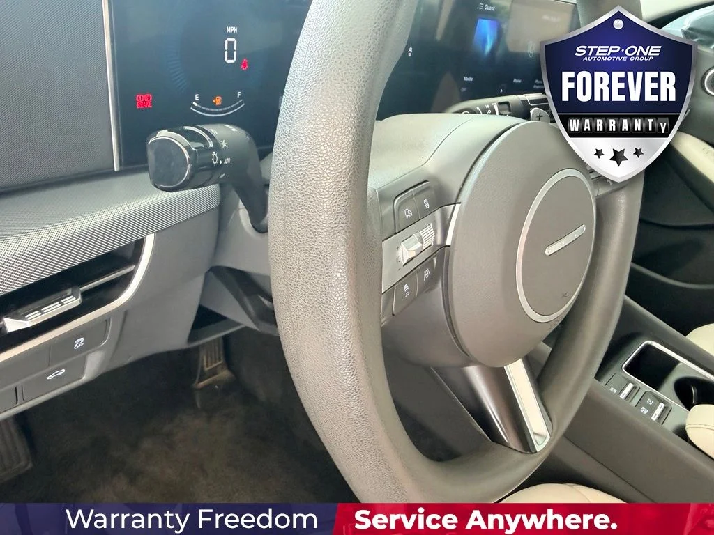 Used 2025 Gray Hyundai SEL image 19