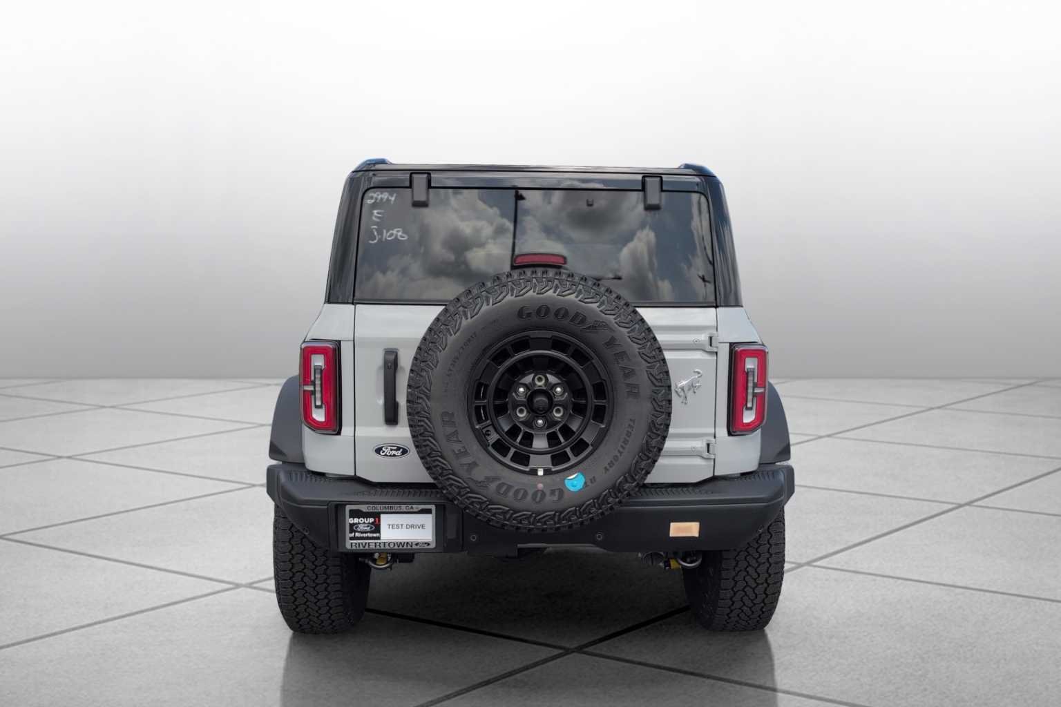 New 2026 Avalanche Gray Ford Badlands® image 4