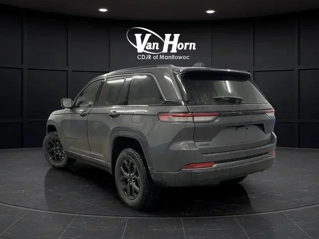 New 2026 Baltic Gray Metallic Clear-Coat Exterior Paint Jeep Laredo image 3