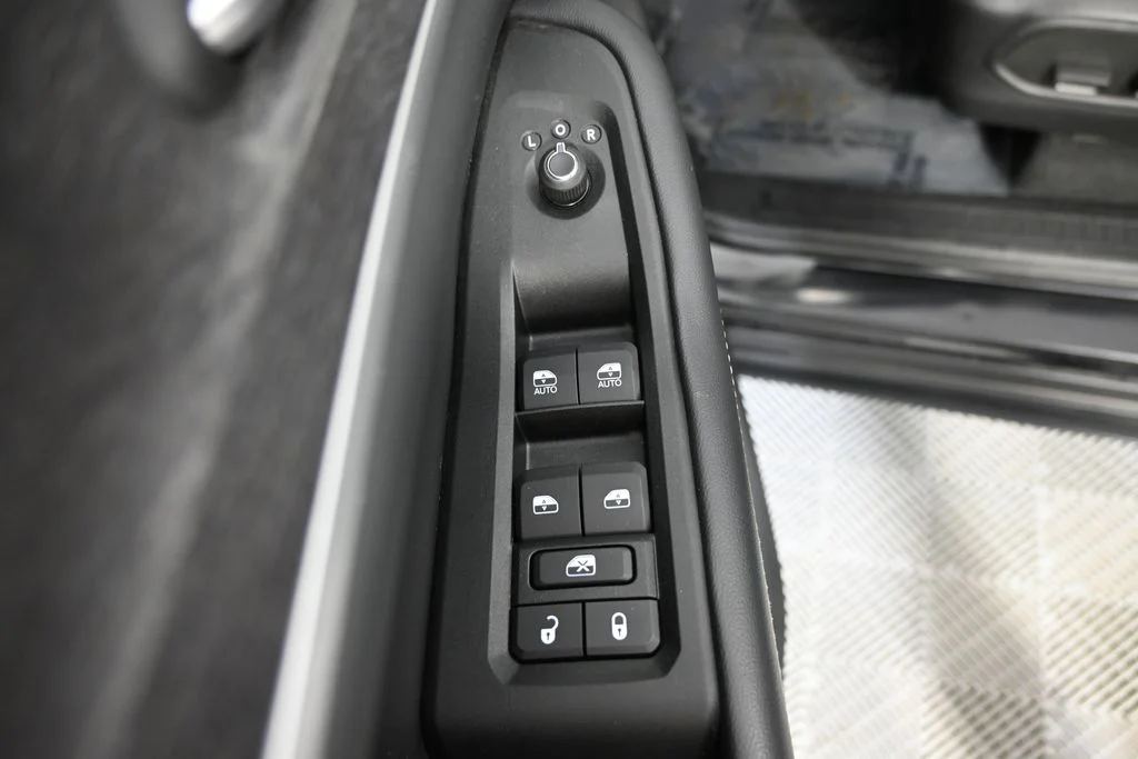 Used 2023 Black Jeep Limited image 19