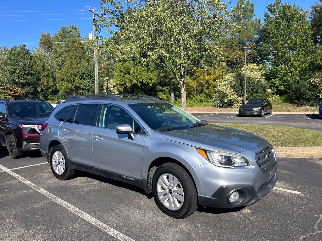 Used 2017 Silver Subaru 2.5i Premium image 1