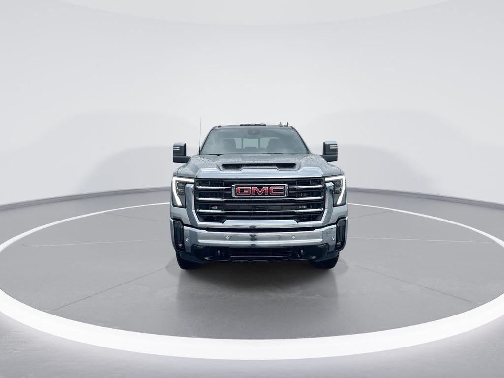 Used 2025 Silver GMC SLT image 3