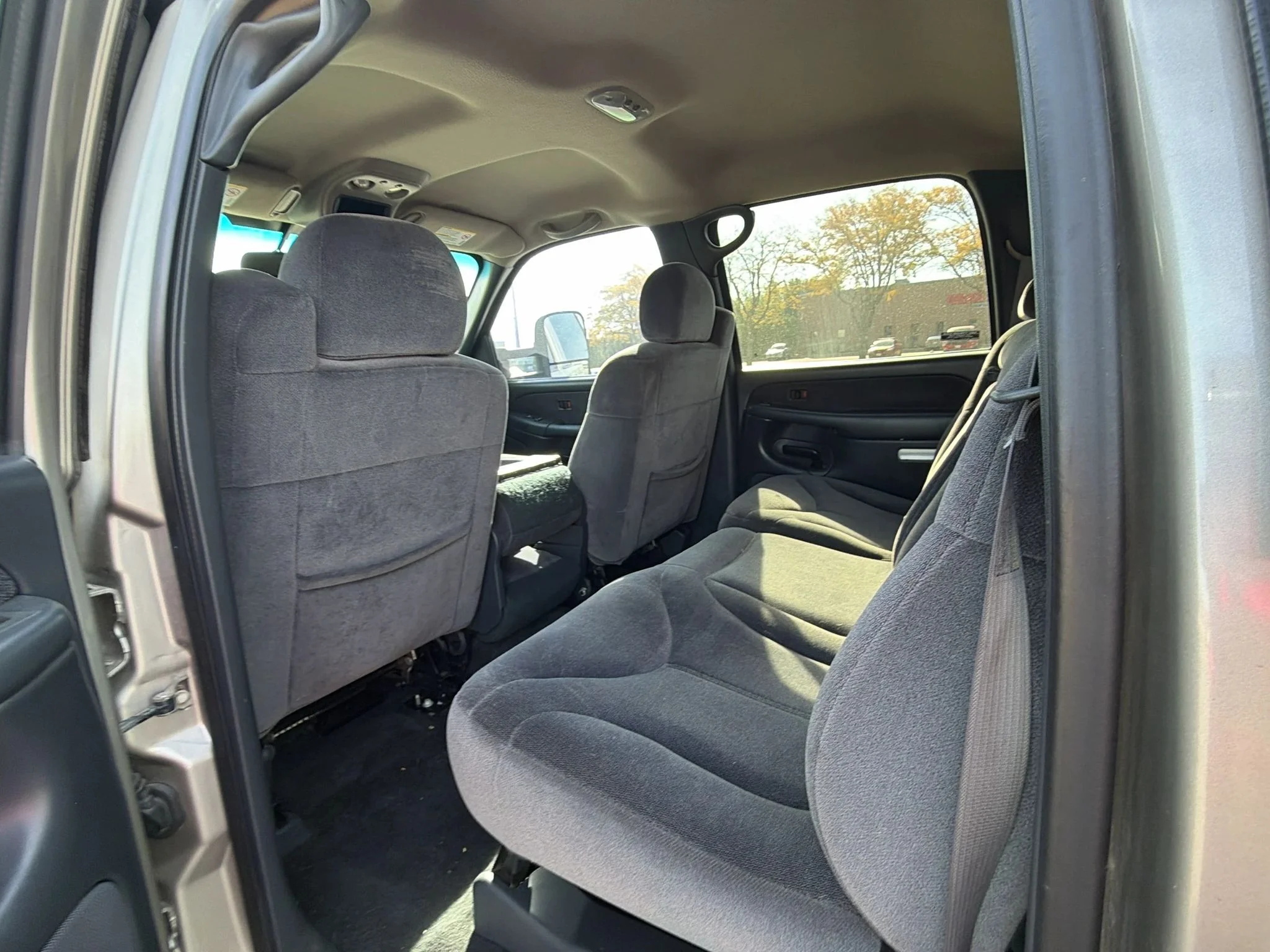 Used 2002 Gold GMC SLE image 26