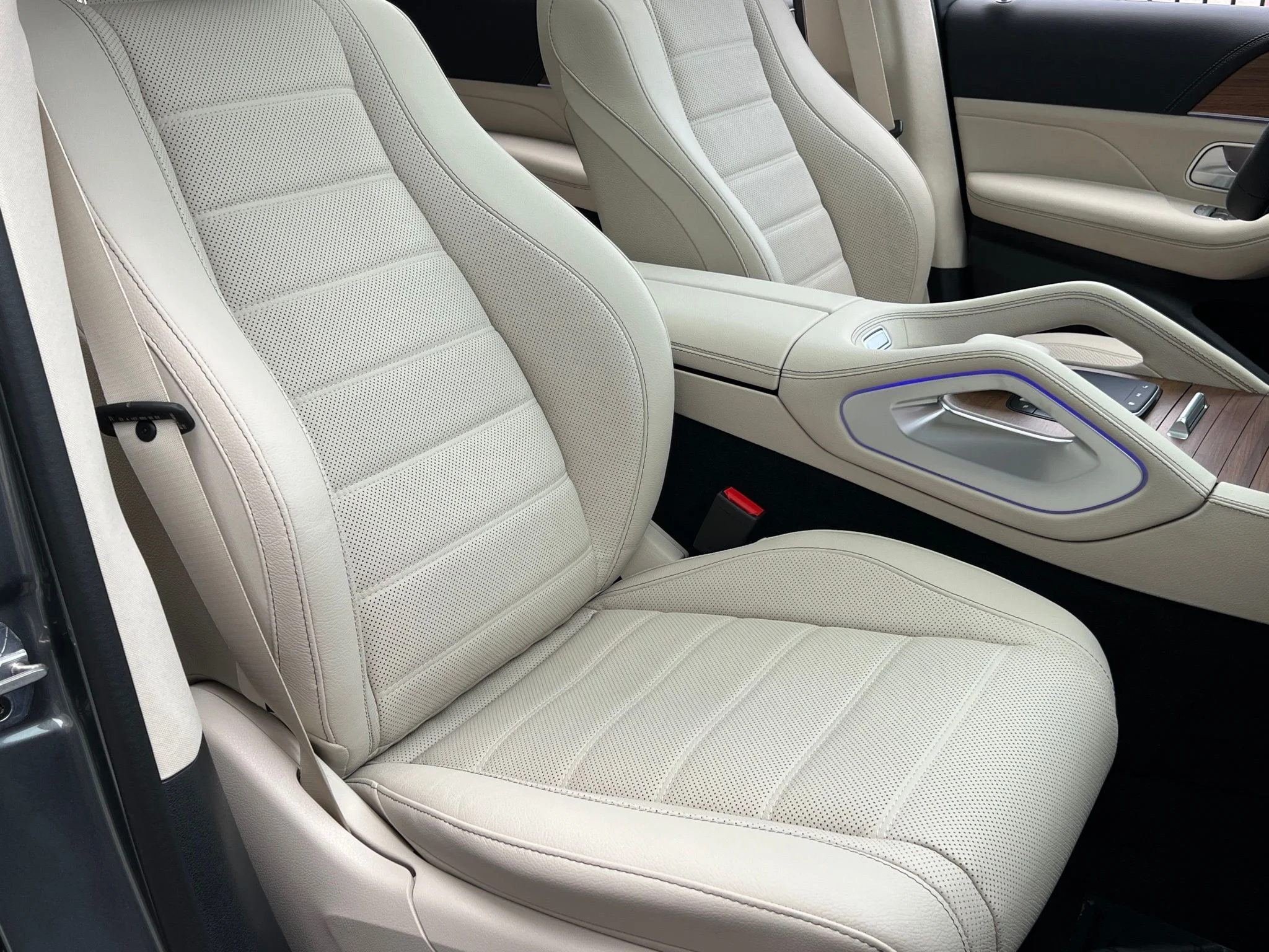 Used 2026 Gray Mercedes-Benz GLS 580 image 38