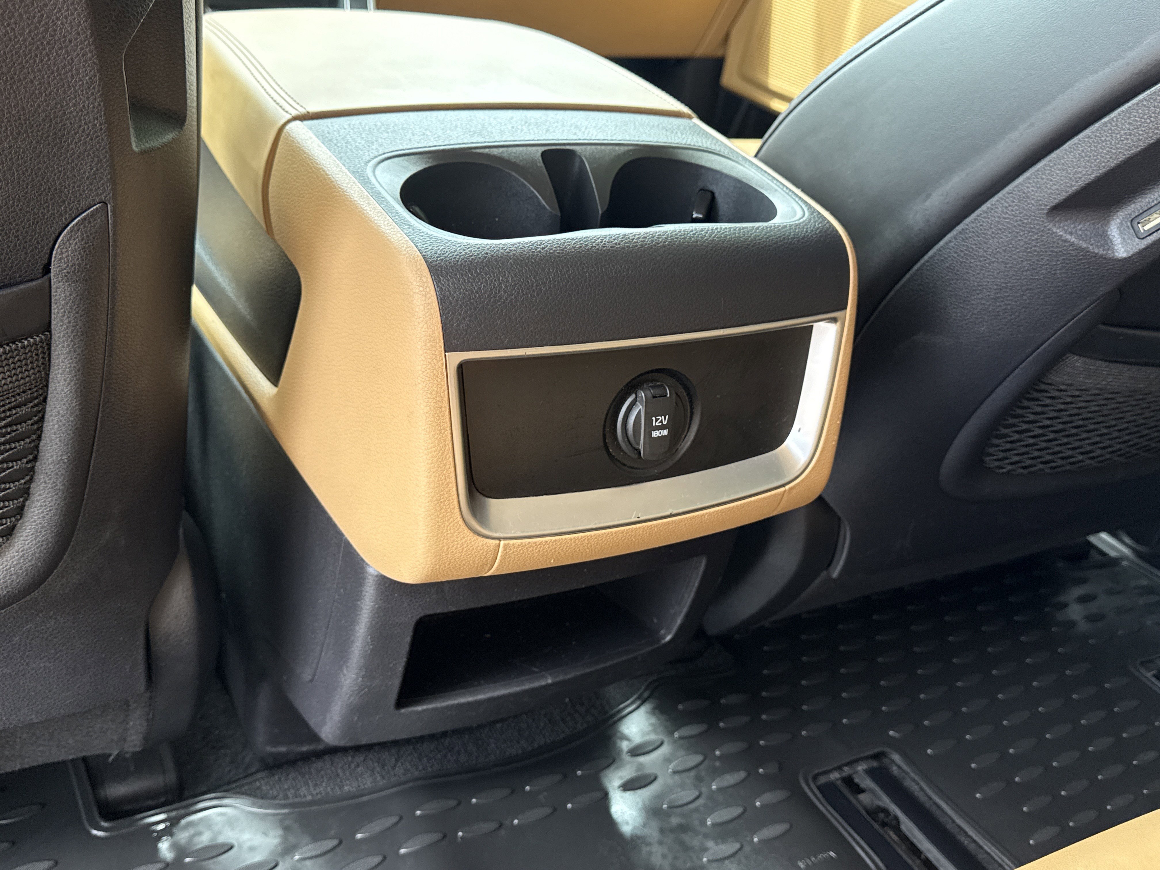 Used 2024 Snow White Pearl Kia LX image 18
