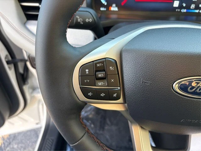 New 2026 Star White Metallic Tri-Coat Ford Active image 45