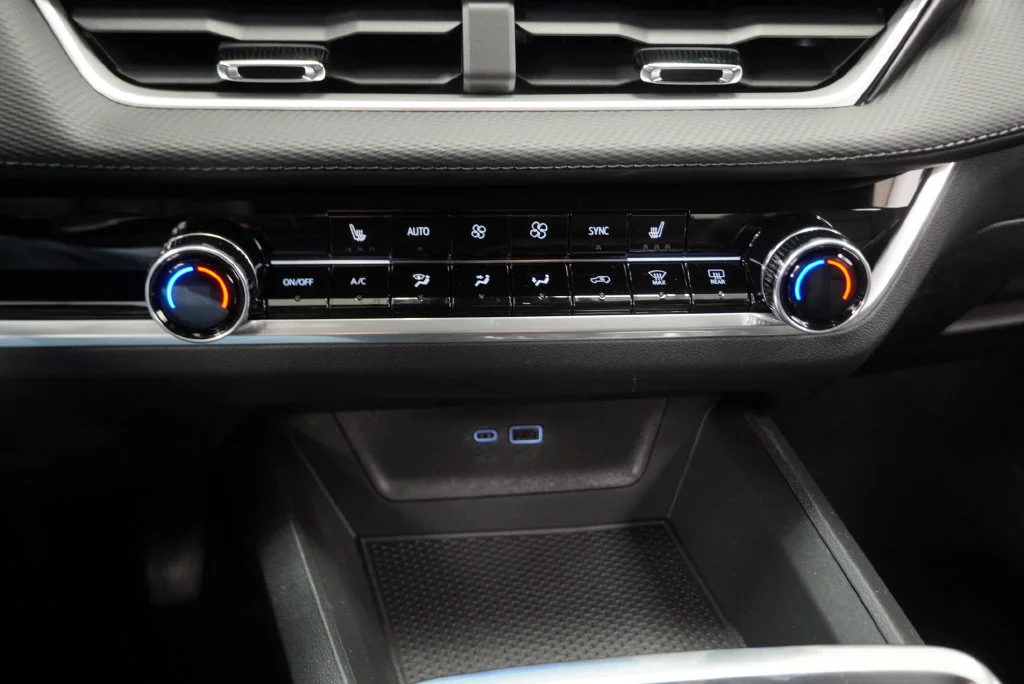 New 2027 Mosaic Black Metallic Chevrolet LT image 26