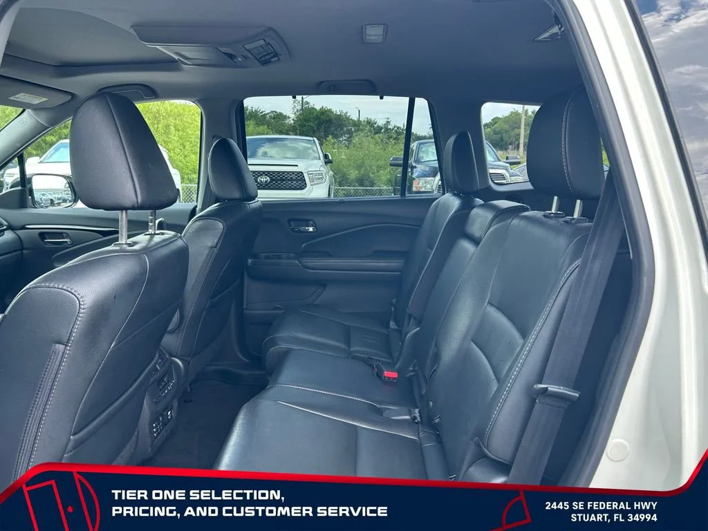 Used 2017  Honda Touring image 40