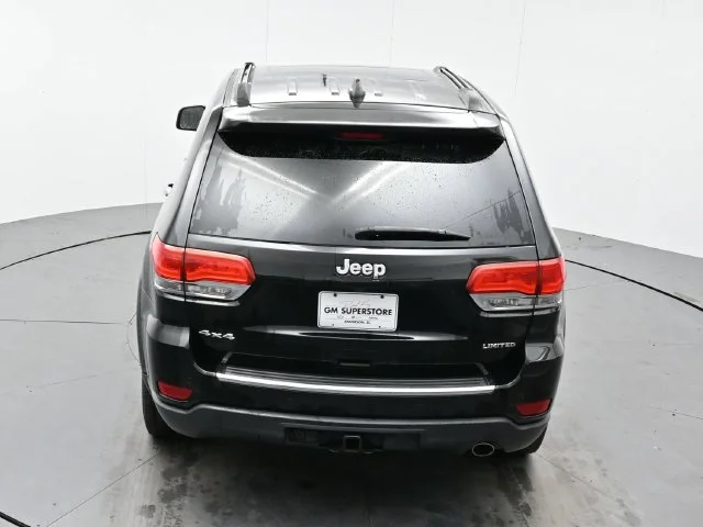 Used 2017 Diamond Black Crystal Pearlcoat Jeep Limited image 22