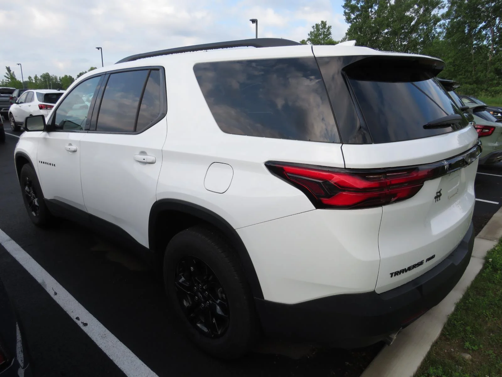 Used 2023 Summit White Chevrolet LS image 13