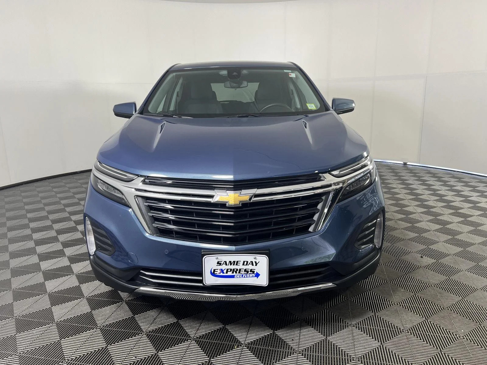 Used 2024 Lakeshore Blue Metallic Chevrolet LT image 30