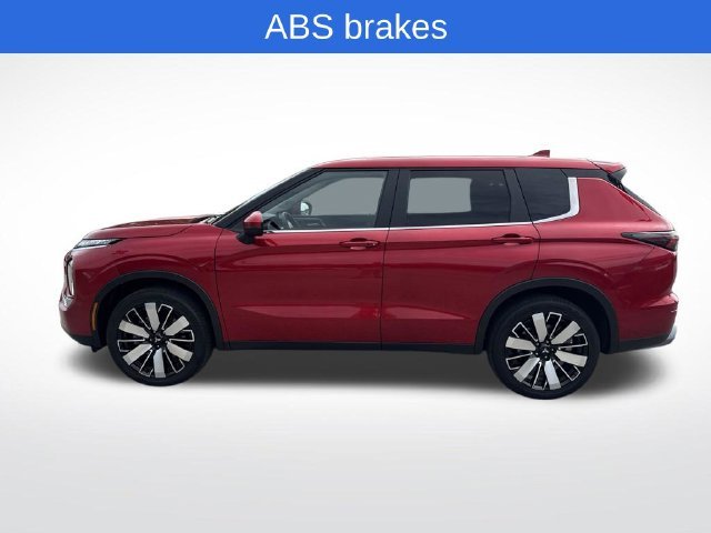 Used 2025  Mitsubishi SE image 8