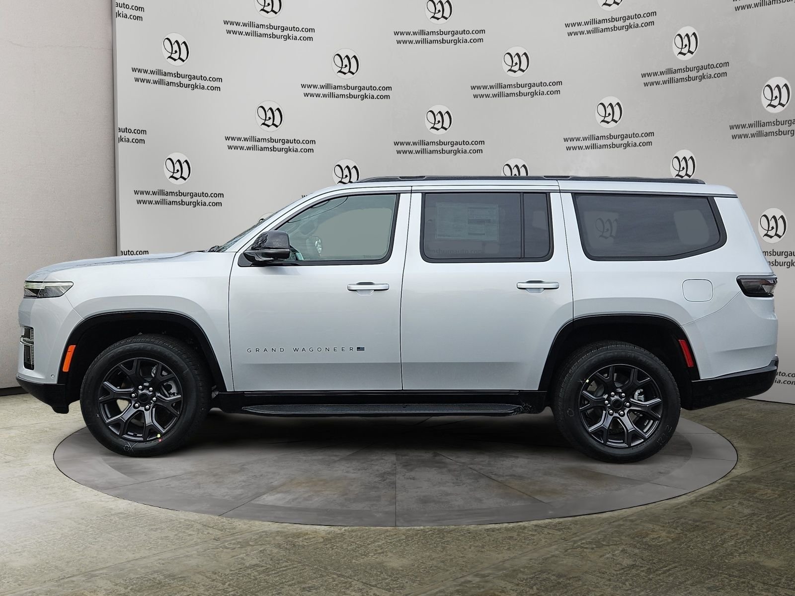 New 2026 Silver-Zynith Exterior Paint Jeep Limited Altitude image 2