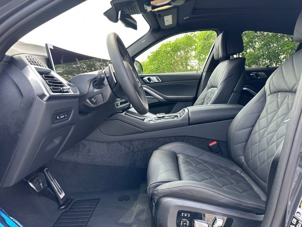 New 2027 Dravit Grey Metallic BMW M60i image 14