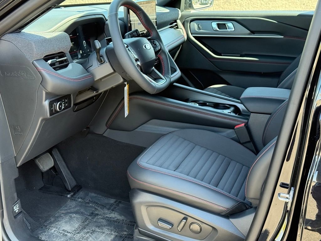 New 2026 Agate Black Metallic Ford ST-Line image 5